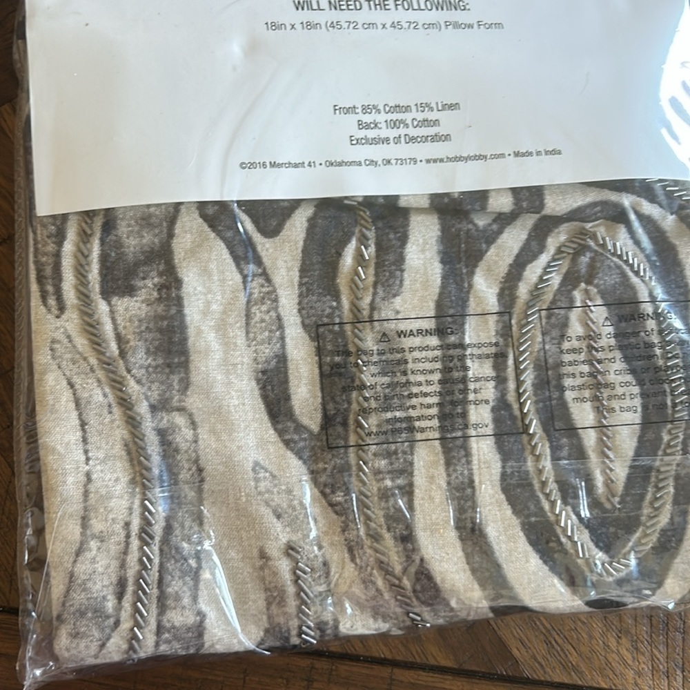 pillow cover - Picture 3 of 4